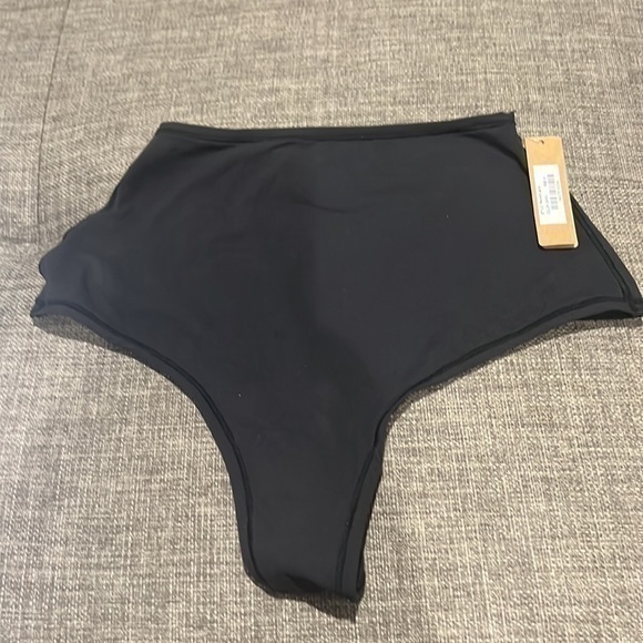 Skims Fits Everybody High Waisted Thong - Picture 9 of 12